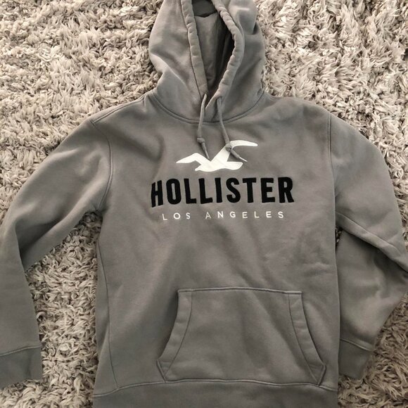 Soft and comfortable Hollister Co. hoodie in grey and white - Picture 2 of 4